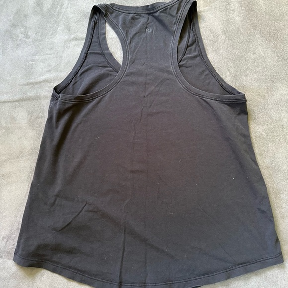 Love tank top -black size 6, but fits like a 4 - Picture 2 of 2